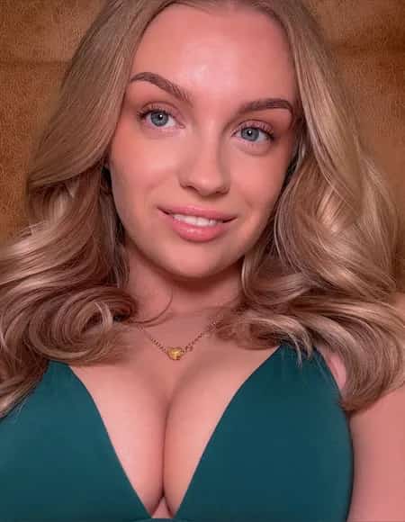 Rebecca 👅 profile photo