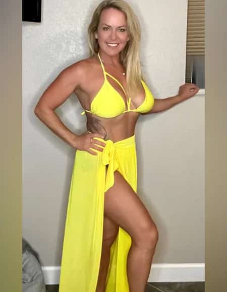 Swinger Step Mom profile photo